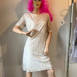 Cream lace dress with shine size 16